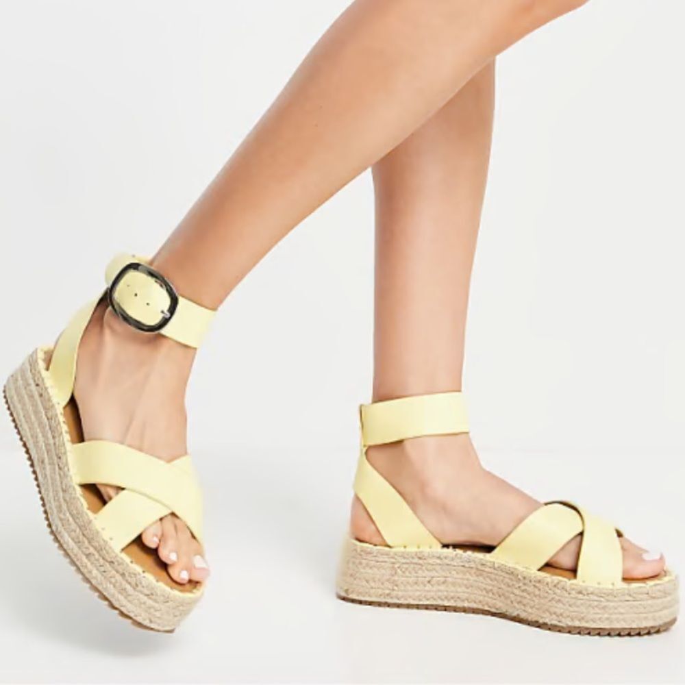 ASOS DESIGN Women's Yellow Sandals Size 9W US